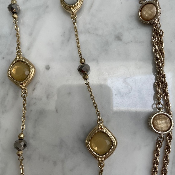 Two long loft necklaces. Gold tones can be worn together or apart. 15$ For both - Picture 4 of 8